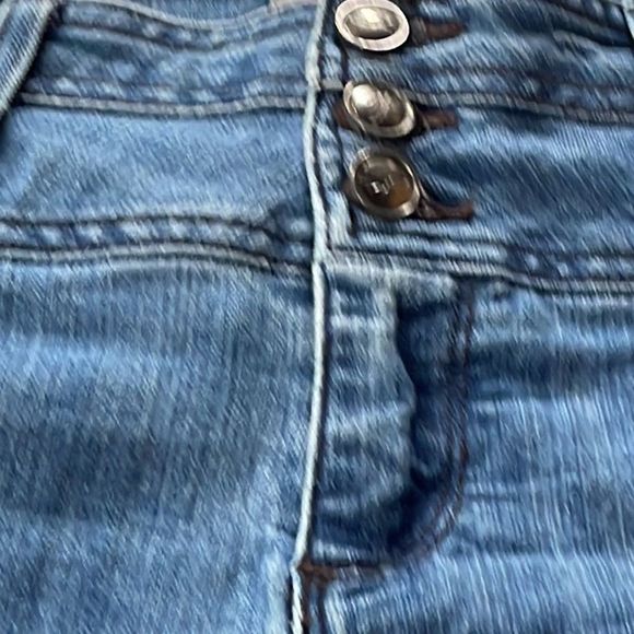 Heartbreaker Triple Button Denim Shorts - Large - Picture 2 of 10